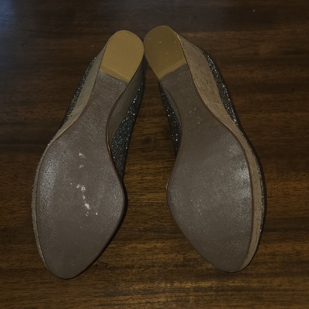 Stuart Weitzman Anna Corkswoon Glitter Wedge Heel Peep-Toe Pump Pyrite 8.5 - Picture 6 of 8